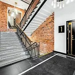Urban-glam Centre With A Gym And Terrace Apartamento *