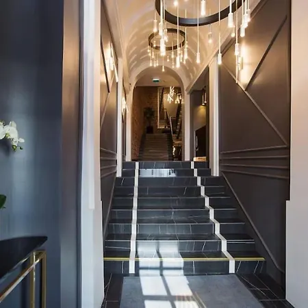 Urban-glam Centre With A Gym And Terrace *