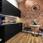 Urban-glam Centre With A Gym And Terrace *